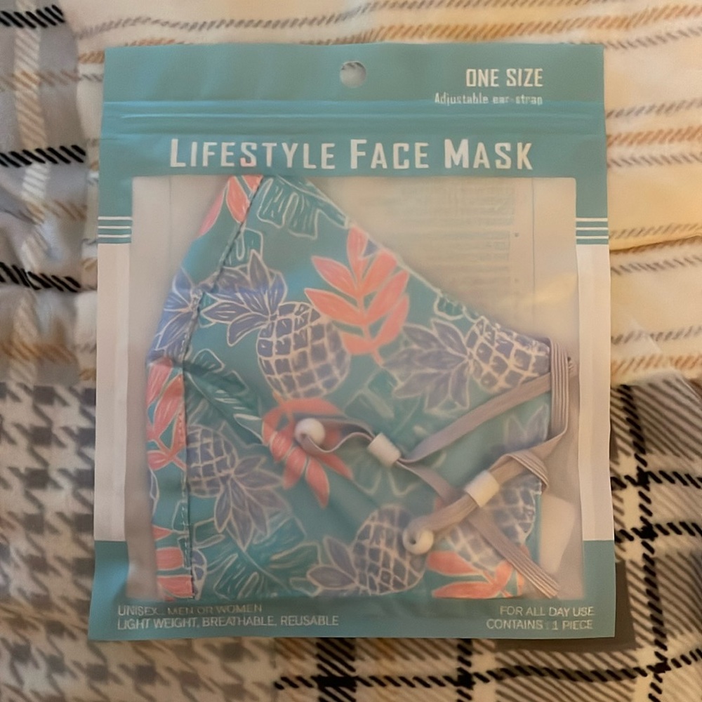Adjustable cloth face mask